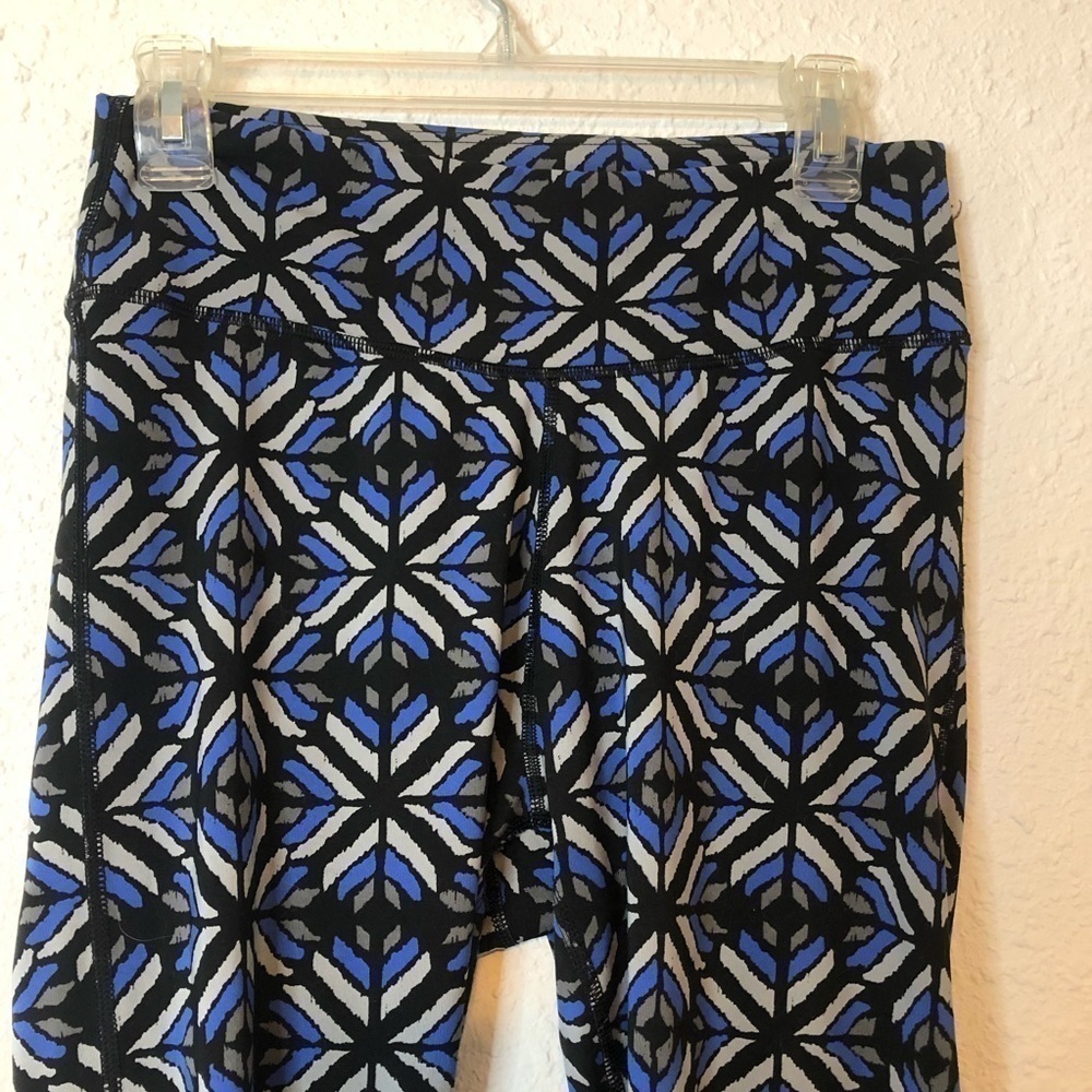 3/$25 🙌🏼 Aerie Ikat Diamond Pattern Leggings Medium - Picture 6 of 6